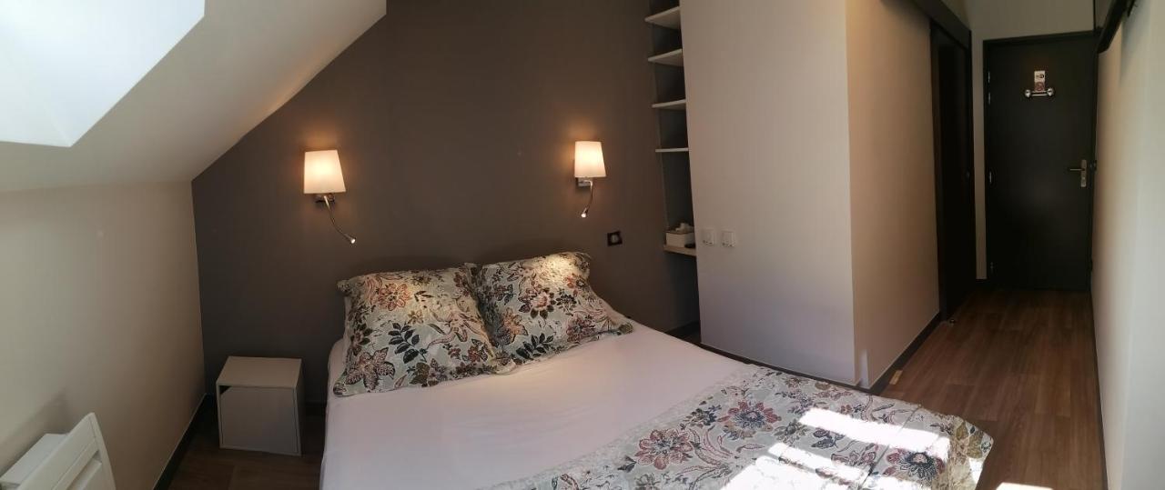 Le Grand Chatelard Hotel Bar Restaurant Sainte-Marie-de-Cuines Rom bilde